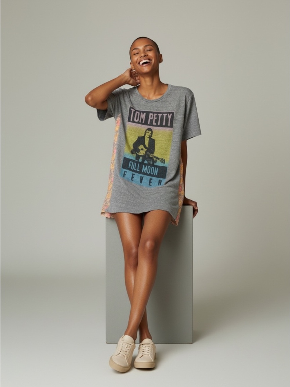 Bricky  Grey Tom Petty’s “Full Moon Fever” Graphic Rock& Roll Tee-Shirt. L